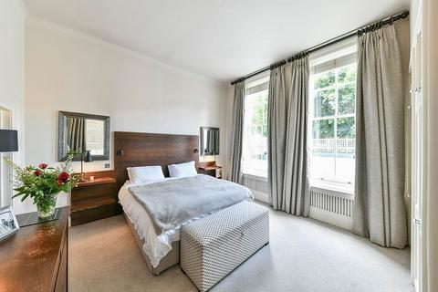 2 bedroom flat for sale, Pont Street, London