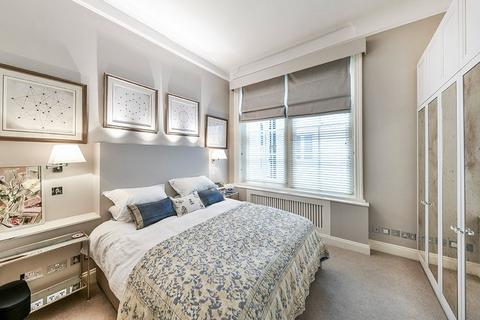 2 bedroom flat for sale, Pont Street, London