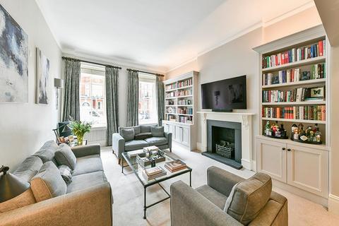 2 bedroom flat for sale, Pont Street, London