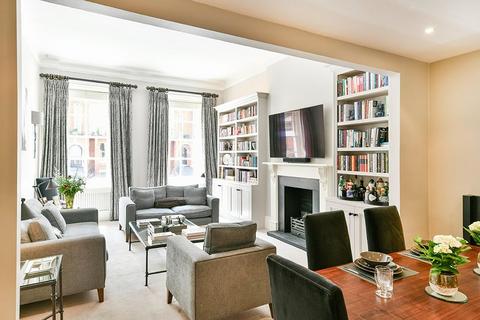 2 bedroom flat for sale, Pont Street, London