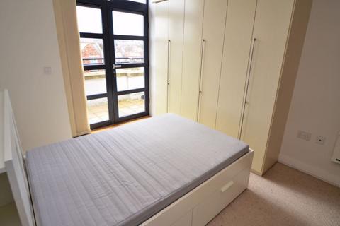 3 bedroom penthouse to rent, Thornlea Court, Thornhill, Sunderland, SR2