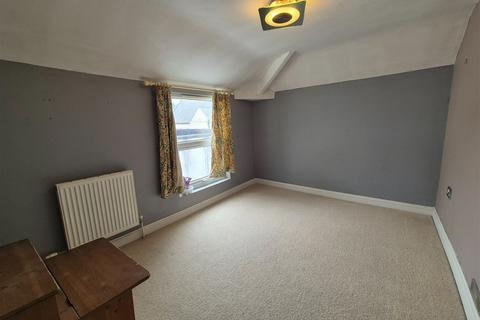 2 bedroom maisonette to rent, West Street, Tavistock, PL19 8AN