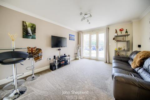 2 bedroom flat for sale, Woodshires Road, Solihull, West Midlands, B92