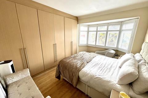 69 Rhodrons Avenue, Chessington, KT9 1AY