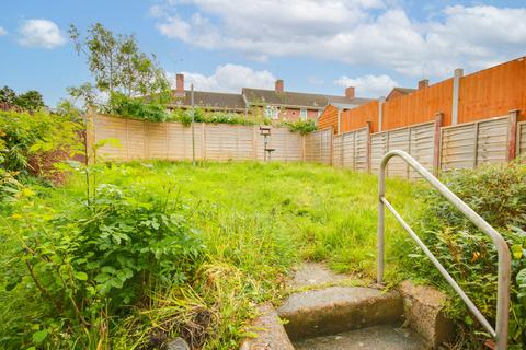 3 bedroom terraced house for sale, REFURBISHMENT PROJECT! NO FORWARD CHAIN! KITCHEN/DINER! TWO/THREE BEDROOMS!