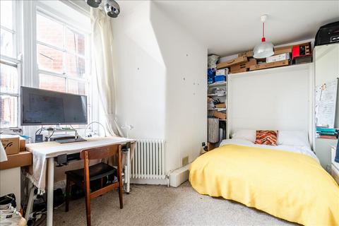 Studio to rent, Jenner House, Hunter Street, London, WC1N