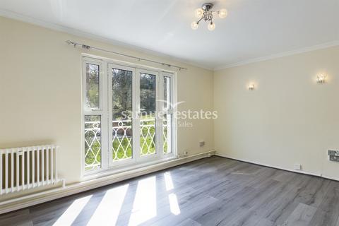 3 bedroom flat to rent, Attleborough Court, Sydenham Hil, London, SE23