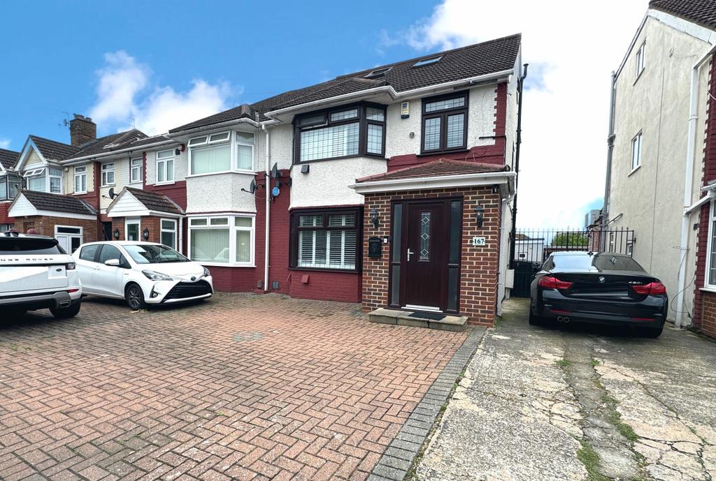 Hounslow, TW5 4 bed semidetached house for sale £750,000
