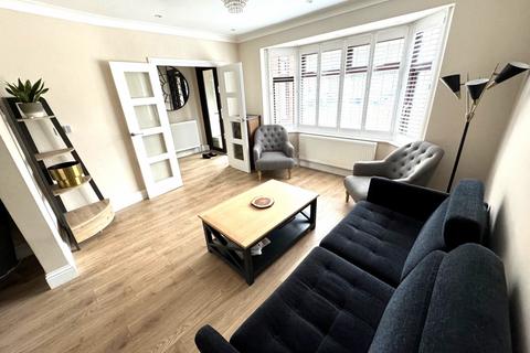 4 bedroom semi-detached house for sale, Hounslow, TW5