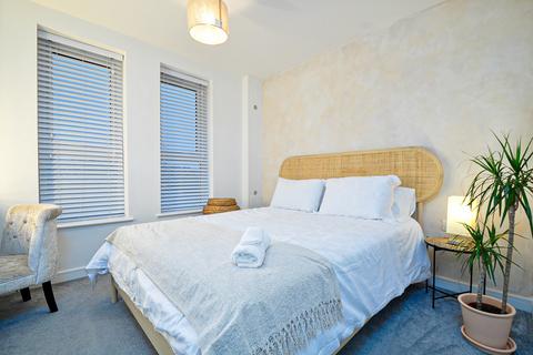 2 bedroom apartment to rent, Riverbank Avenue, Newport, Gwent