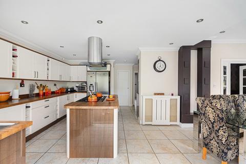 24 Ariel Close, Gravesend, DA12 4ND