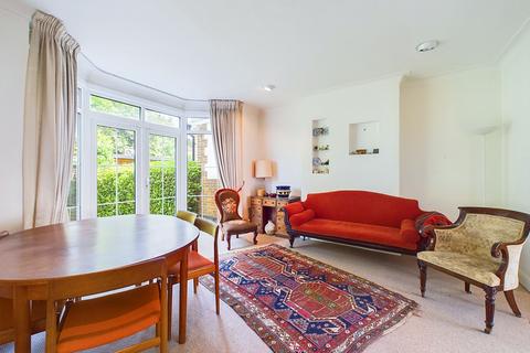 16 The Drive, Edgware, HA8 8PT