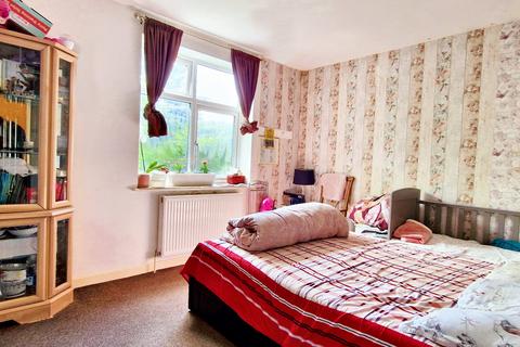 1 bedroom apartment for sale, Romford Road, Forest Gate E7