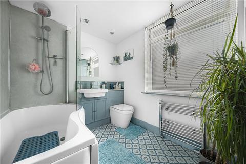 Flat 3, 19 Bromley Common, Bromley, BR2 9LS