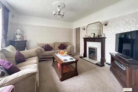 4 bedroom semi-detached house for sale, Hollyhill Gardens West, Stanley, County Durham, DH9