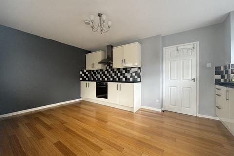2 bedroom semi-detached house to rent, High Street Minster CT12