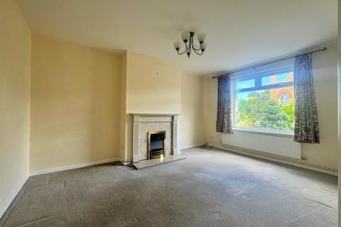 2 bedroom semi-detached house to rent, High Street Minster CT12