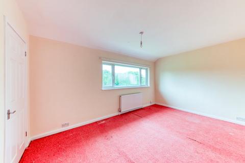 2 bedroom property for sale, Hares Bank, New Addington, Croydon, CR0