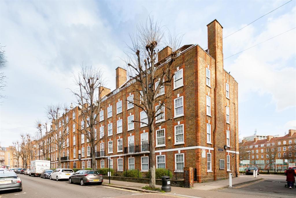 Brady Street, E1 5PS 2 bed flat for sale - £395,995