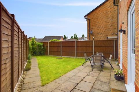 3 bedroom end of terrace house for sale, Connelly Close, Swindon SN25