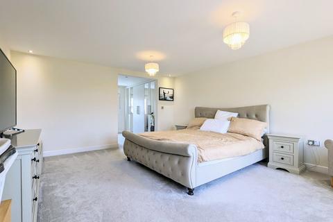 5 bedroom detached house to rent, Fairfields, Milton Keynes MK11