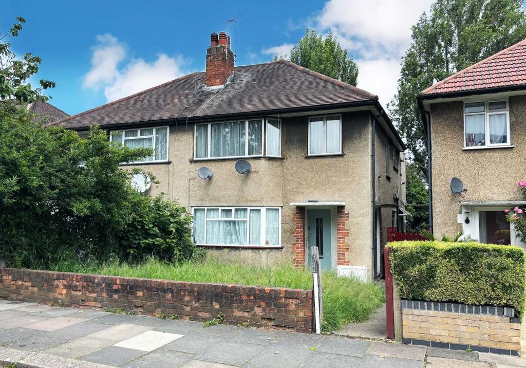 29 Connell Crescent, Ealing, London... 2 bed flat £110,000