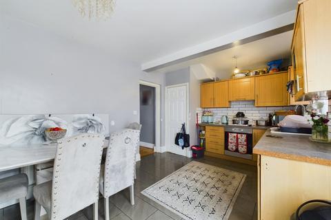 3 bedroom end of terrace house for sale, Eastern Avenue, Gloucester, Gloucestershire, GL4
