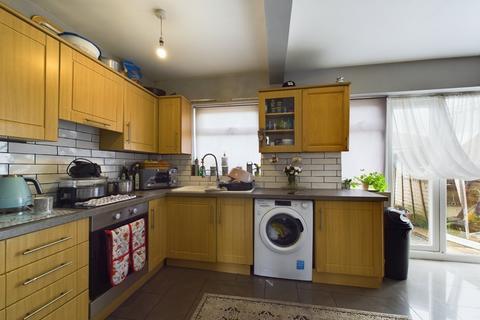 49 Eastern Avenue, Gloucester, GL4 6PE