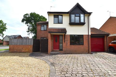 4 bedroom detached house to rent, Beech Close, Willand, Cullompton, EX15