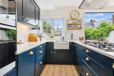 50 Openview, London, SW18 3PE