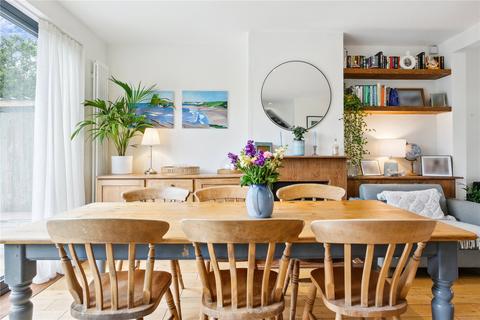 50 Openview, London, SW18 3PE