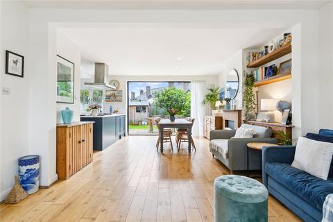 50 Openview, London, SW18 3PE