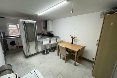 4 bedroom terraced house for sale, Birch Lane, Longsight