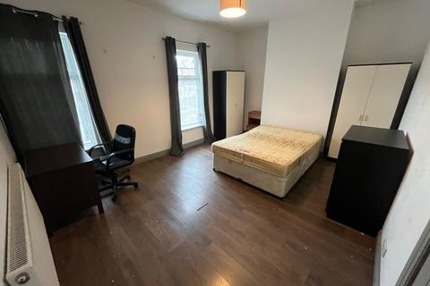 4 bedroom terraced house for sale, Birch Lane, Longsight