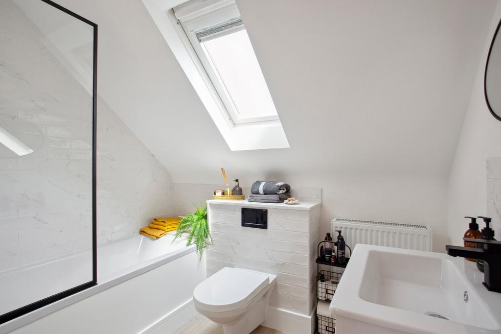 Bed 2 En Suite