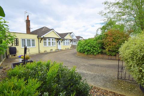 3 bedroom bungalow for sale, Cranbourne Avenue, Windsor, Berkshire, SL4