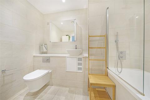 2 bedroom flat for sale, Station Approach, Walthamstow, London, E17