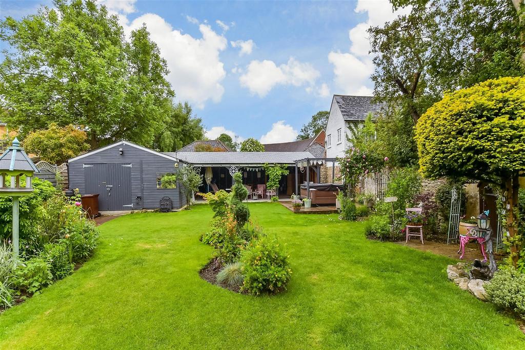 Mill Street, East Malling, West... 3 bed detached house for sale £700,000