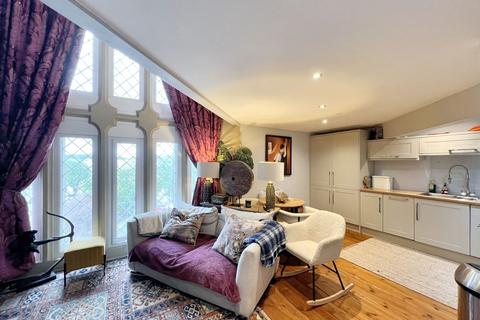 2 bedroom flat for sale, Castle Bank, Morpeth, Northumberland, NE61 1YJ