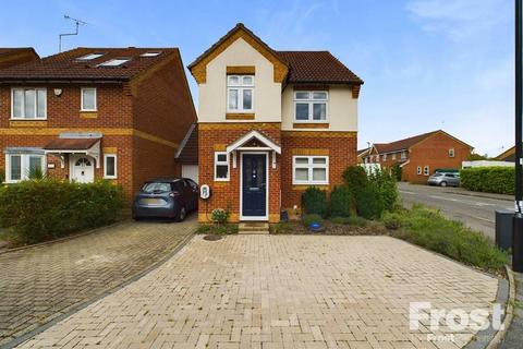 72 Trevithick Close, Feltham, TW14 9XJ
