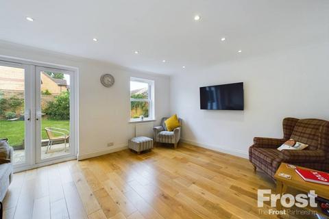 72 Trevithick Close, Feltham, TW14 9XJ