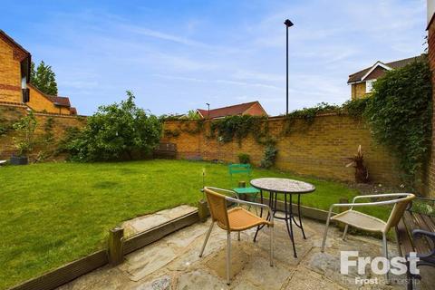 72 Trevithick Close, Feltham, TW14 9XJ