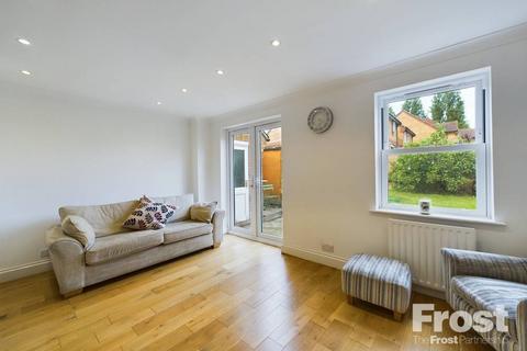 72 Trevithick Close, Feltham, TW14 9XJ