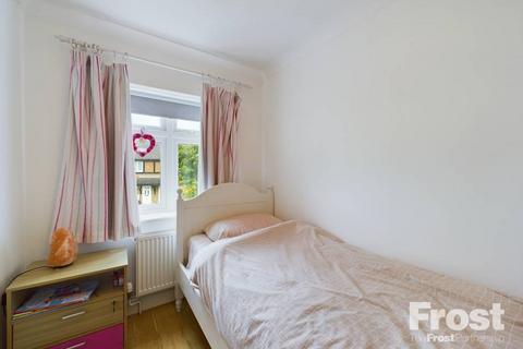 72 Trevithick Close, Feltham, TW14 9XJ
