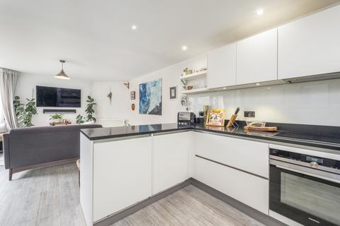 2 bedroom flat for sale, Falconet Court, 123 Wapping High Street, London