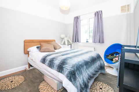 2 bedroom flat for sale, Gloucester Court, Kew Road, Kew, Richmond