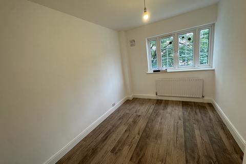 2 bedroom flat to rent, Field End Road, HA5