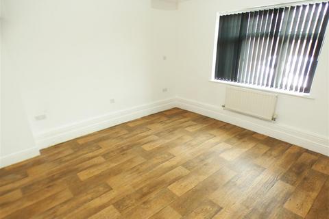 2 bedroom apartment for sale, Birkdale Court, Huyton, Liverpool