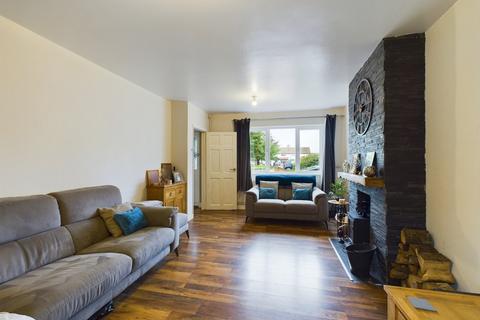 58 Laburnum Drive, Corringham, Stanford-le-hope, SS17 7QF