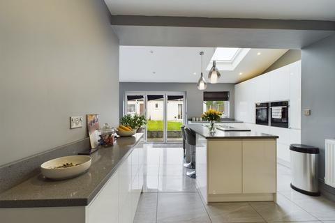 58 Laburnum Drive, Corringham, Stanford-le-hope, SS17 7QF